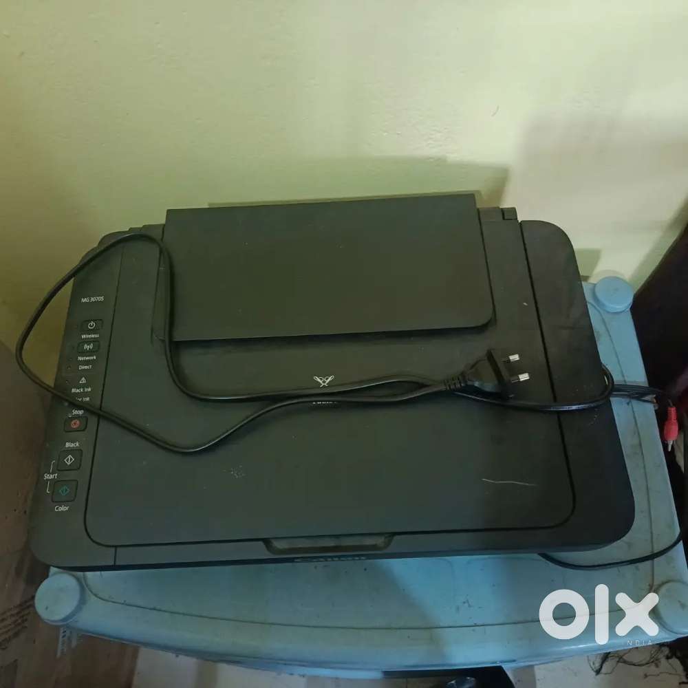 Printer  3000 only very new  vacating house