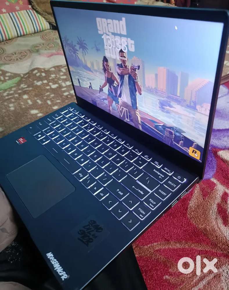 MSI Modern 14 Ryzen 5 16GB RAM 512GB

SSD 180 degree open design