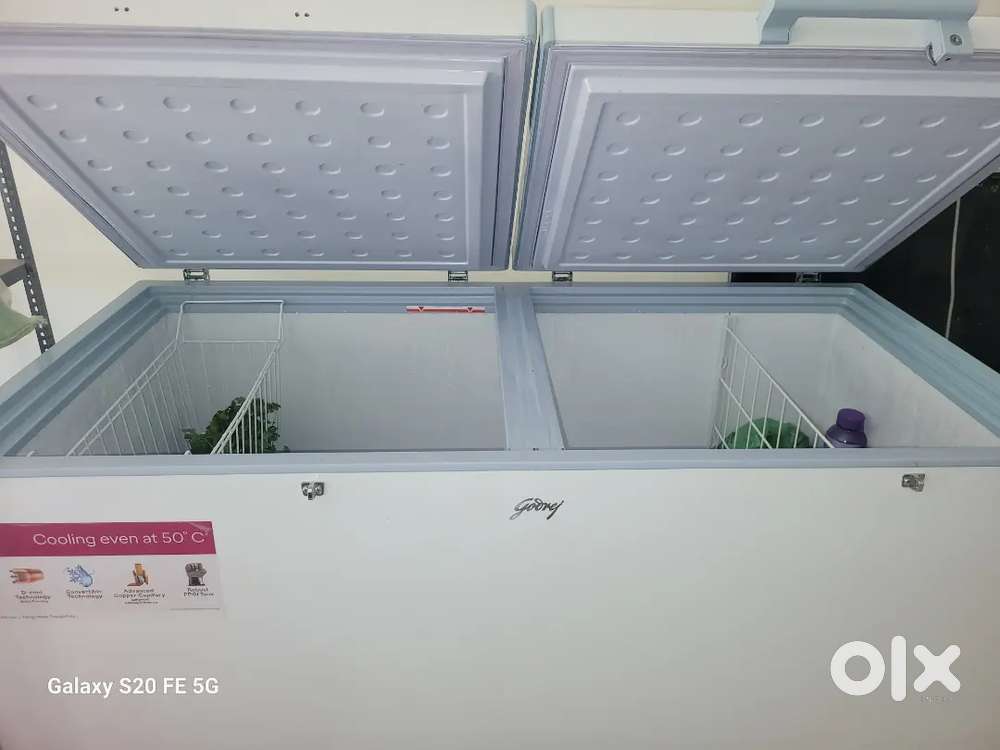 Deep fridge Godrej 525 liter
