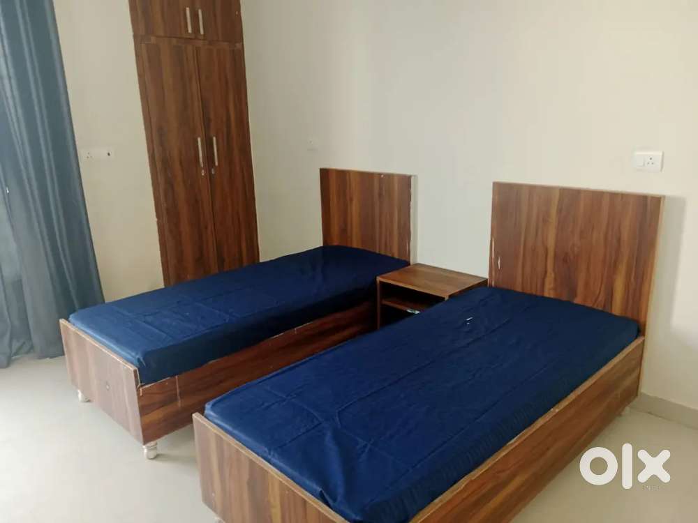 PG for girls ( city center metro sector 35 noida)