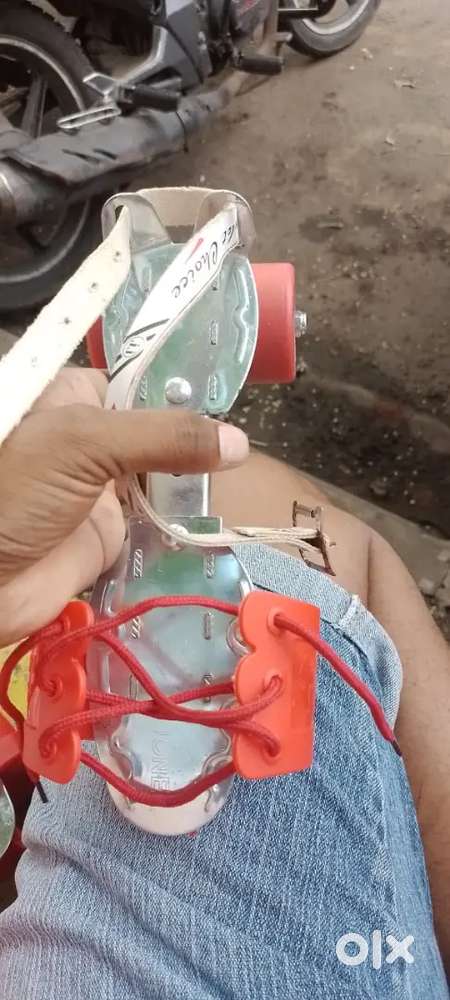 Brand New skating with kit for sale not used  suitable age 10 to 60