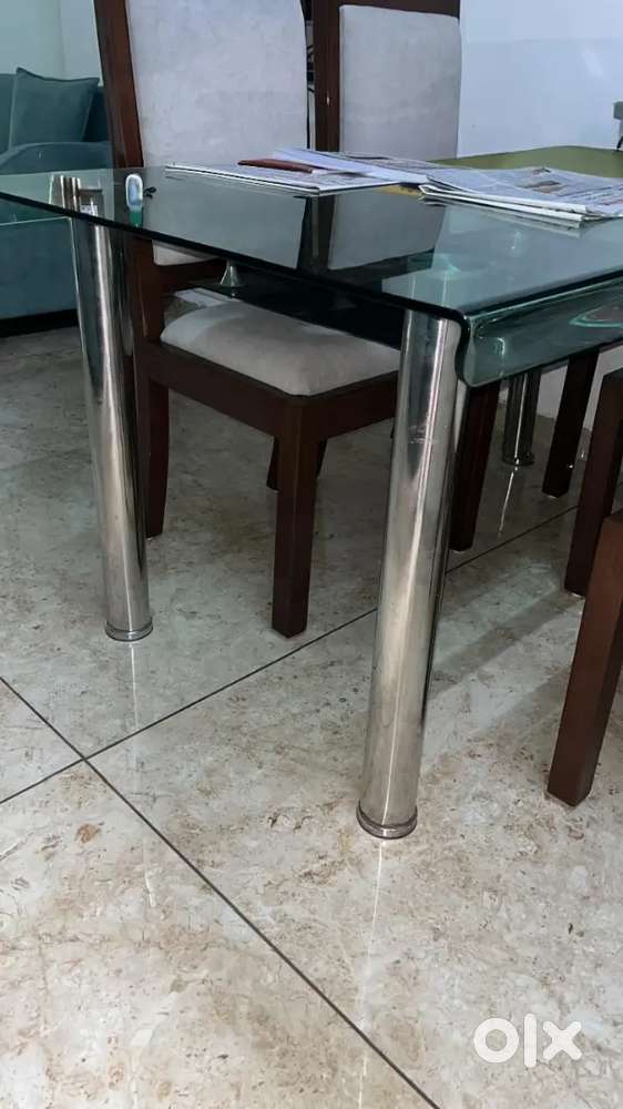 6 seater Dinning Table with chairs