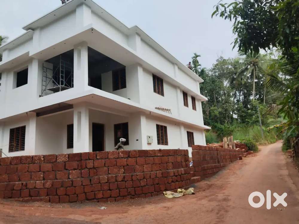 New house for Sale at Kuthuparamba