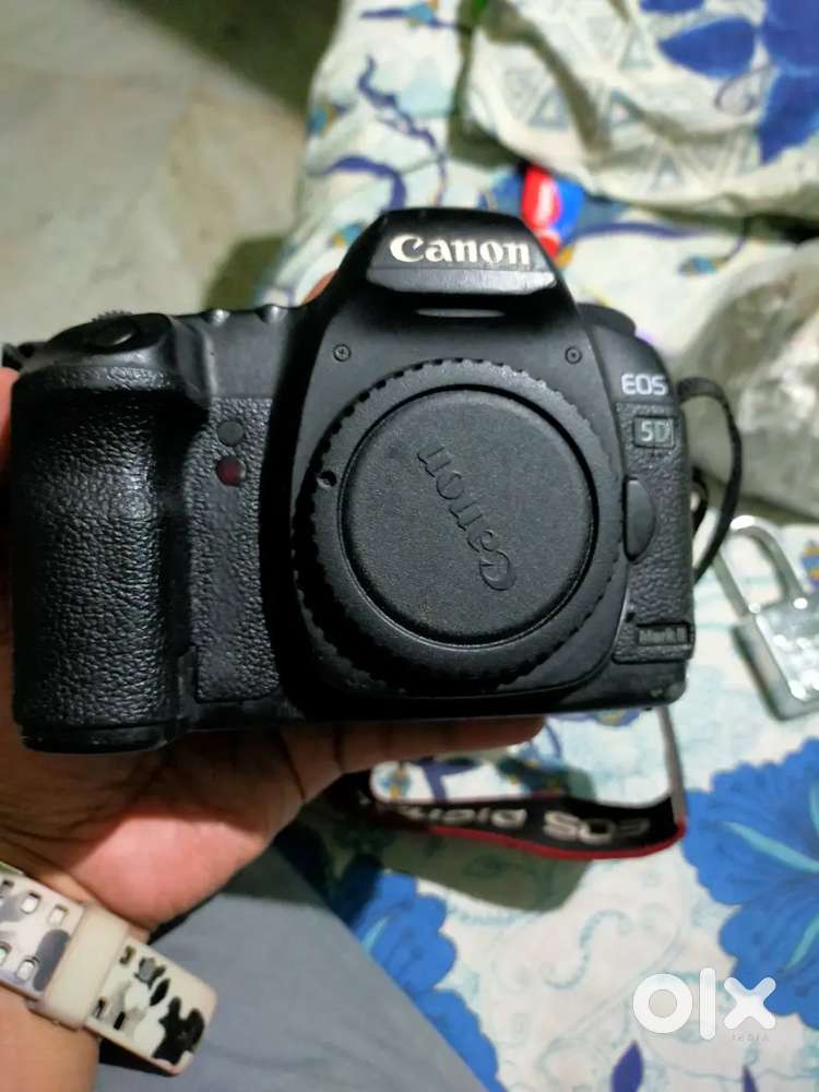 Canon 5D Mark II full frame camera body