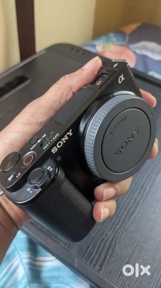 Sony zv e10 with sony f1.8 50mm lens and New Godox TTL flashlight