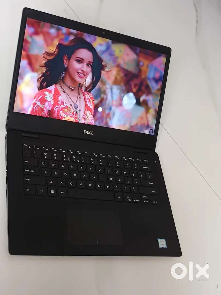 Dell silim low wait intel Core i5 8th gen Laptop/256gb ssd/8gb ram.