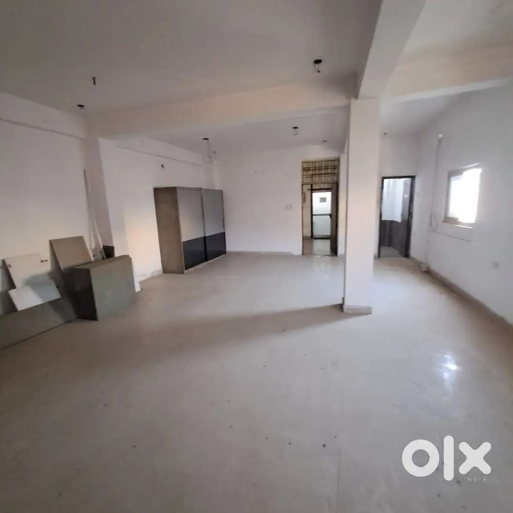 Commercial Office space for rent in prime location lalbagh hazratganj