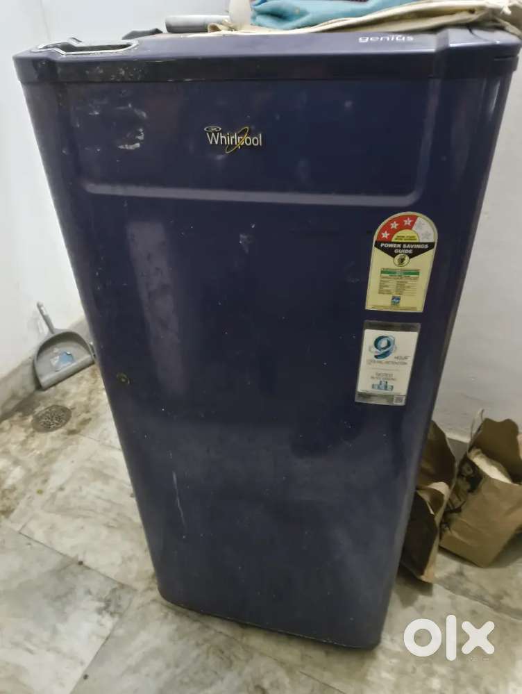 Fridge selling in ansal garden enclave condition is good