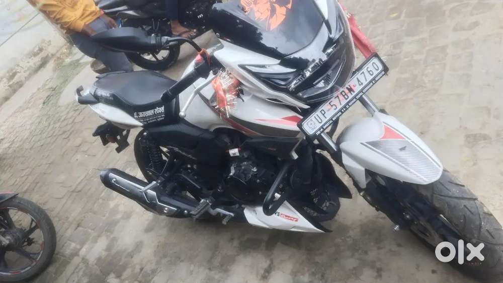 bike ek dam mast conditione hai koi kam nhi ek smoth bike chal rhi hai