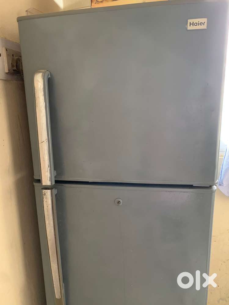 Haier double door 270 litre fridge
