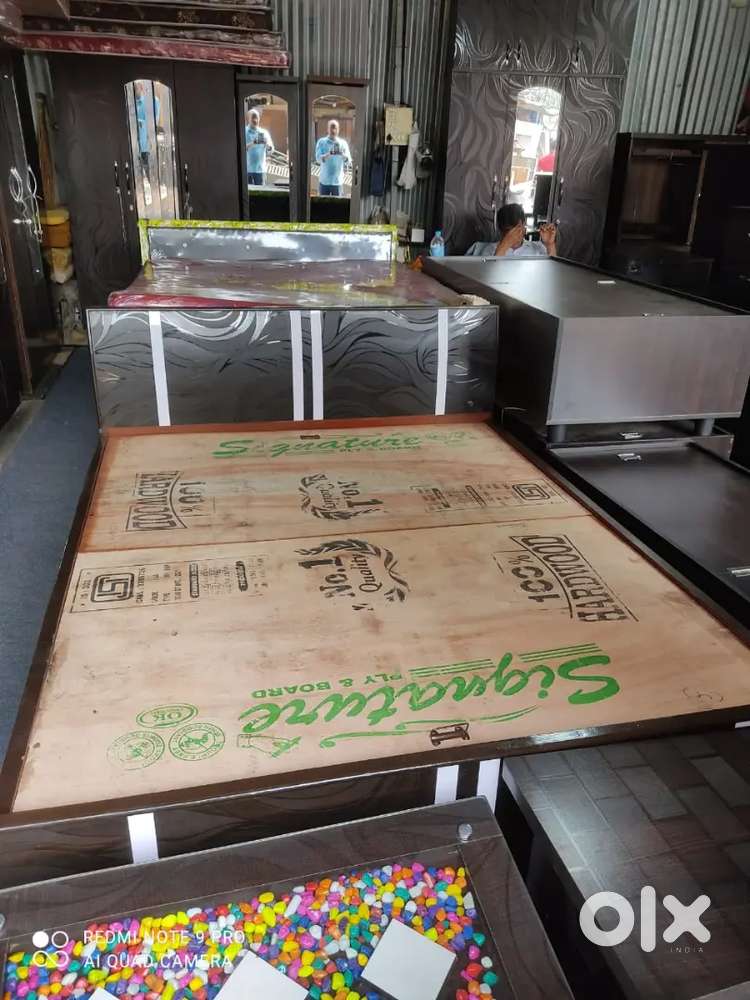 It's New manufacturing 6x5 queen saiz bed