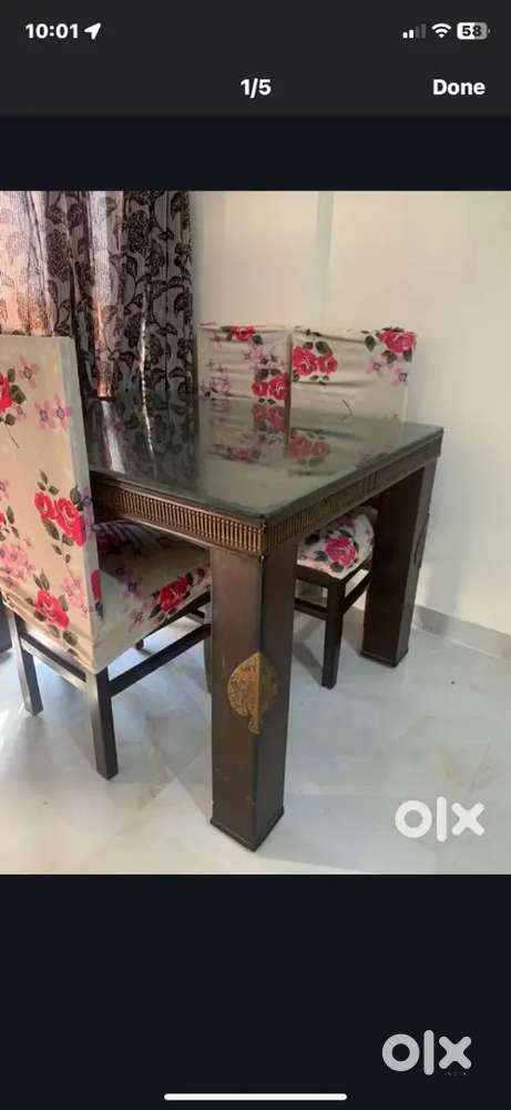 4 seater dining table