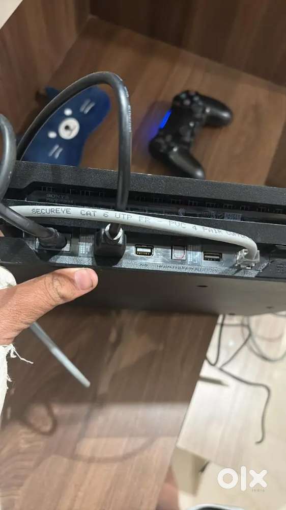 Ps 4 pro good condition brand new