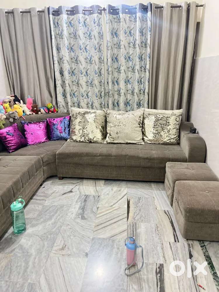 7 Seater Sofa set In Good Condition