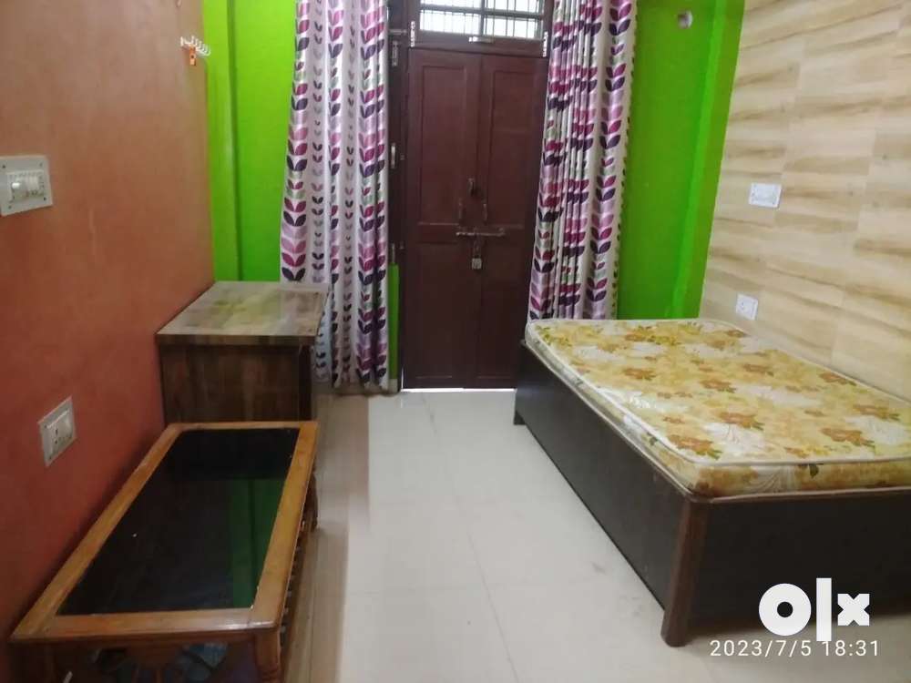 Fully Furnished Floor for Rent...Loaction - Sari pura alamnagar