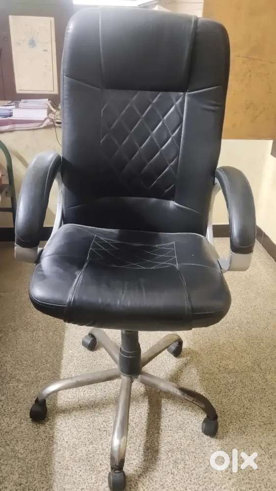 Rolling chair