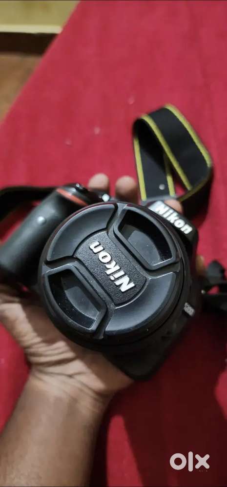 NIKON D5200 FOR SALE