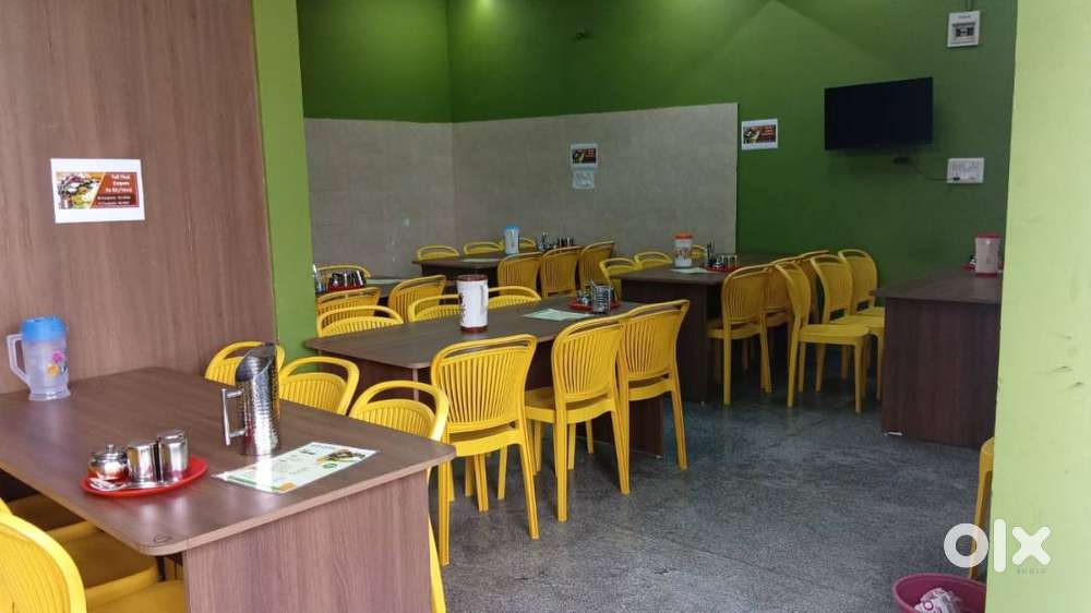Andhra style restaurant cum curry point in very prime area