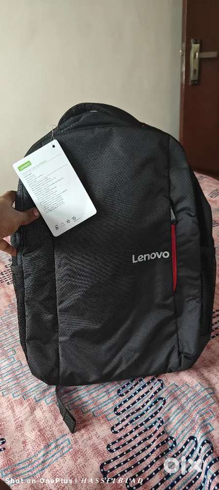 Lenova computer bag with price tag