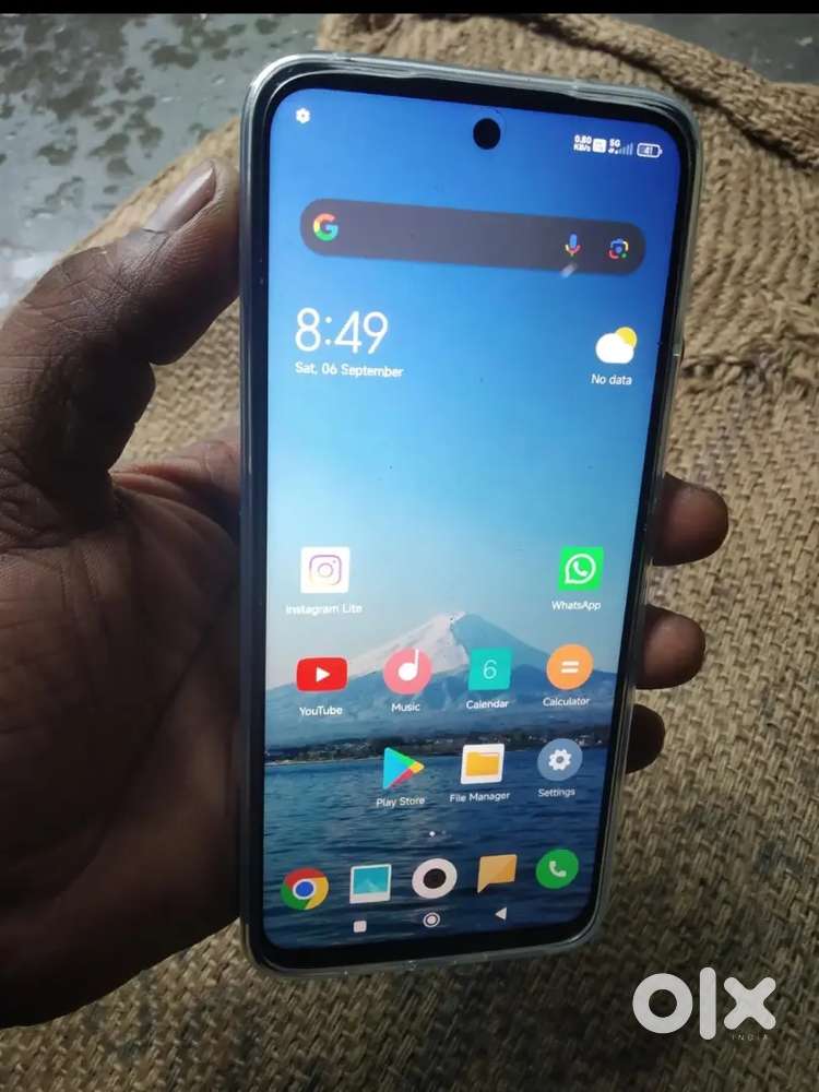 Poco... New mobile 1 month chalaya hu... Fress hai pura