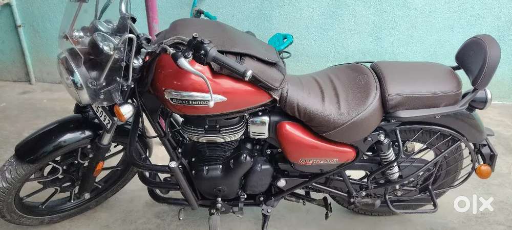 ROYAL ENFIELD METEOR 350 SUPERNOVA