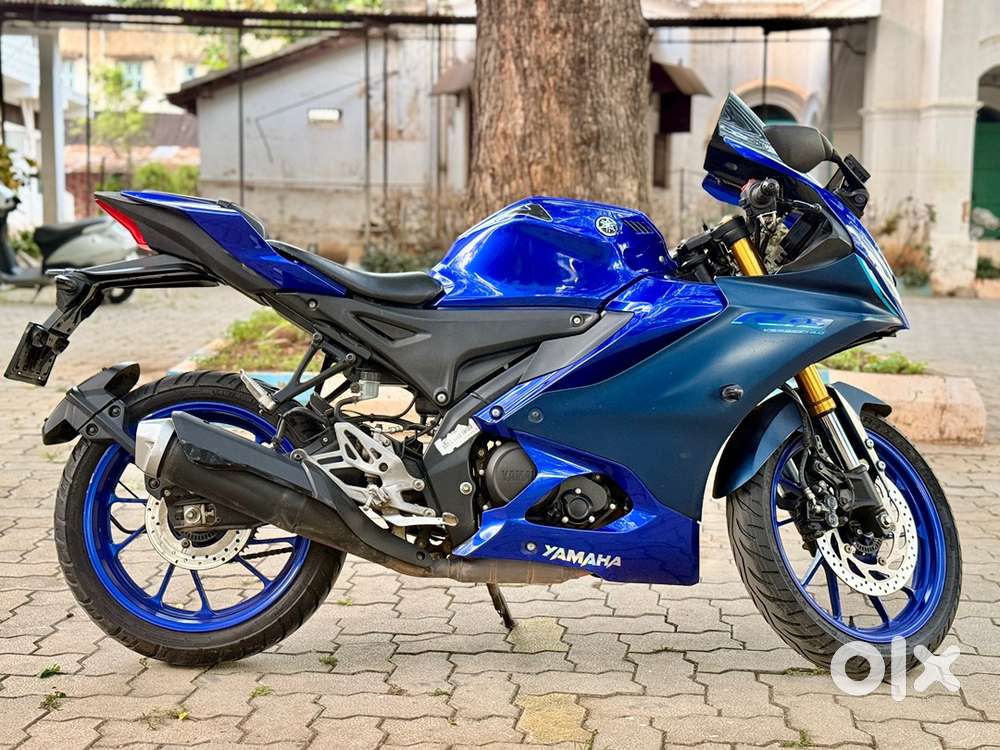 R15 V4 ABS RACING BLUE