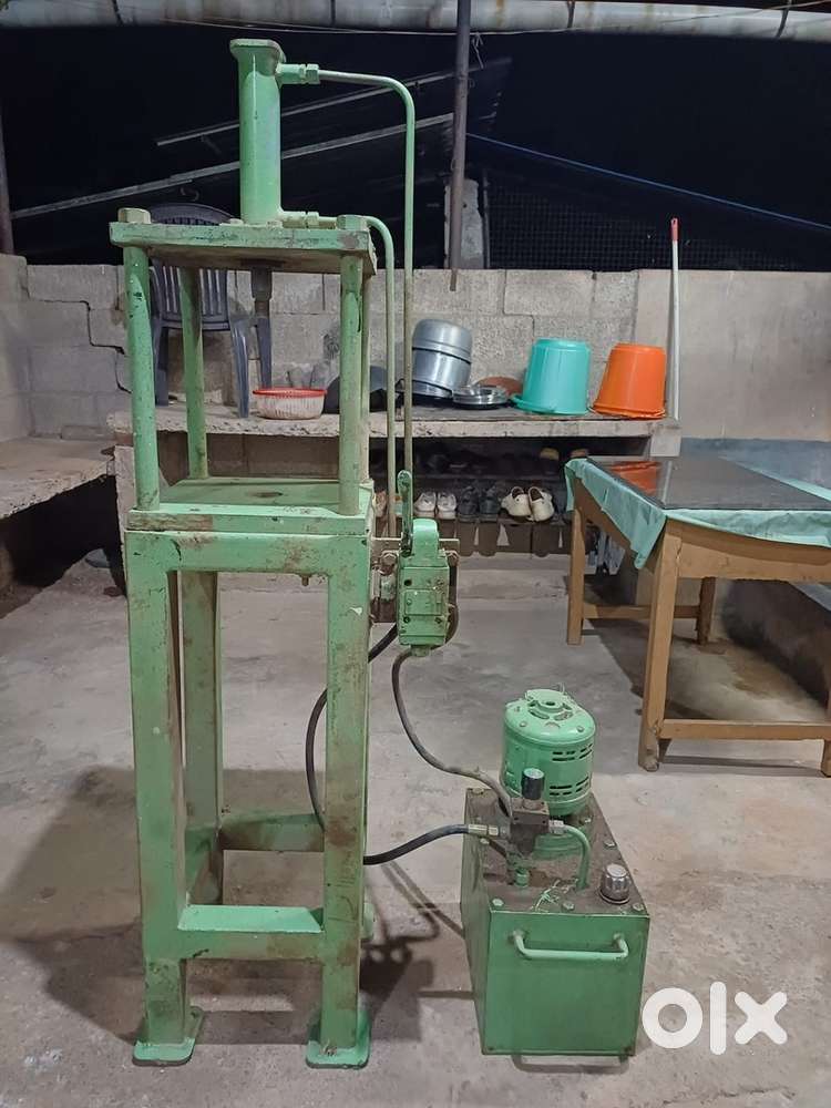 Hydraulic pressing machine with 20 liter oil