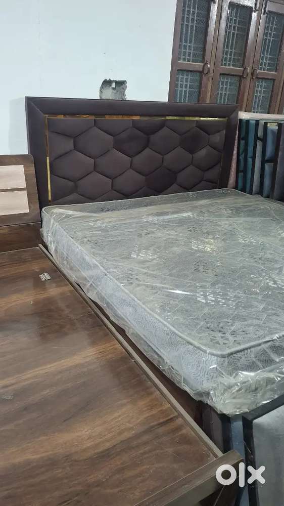 Fency dubal Bed Brown colour