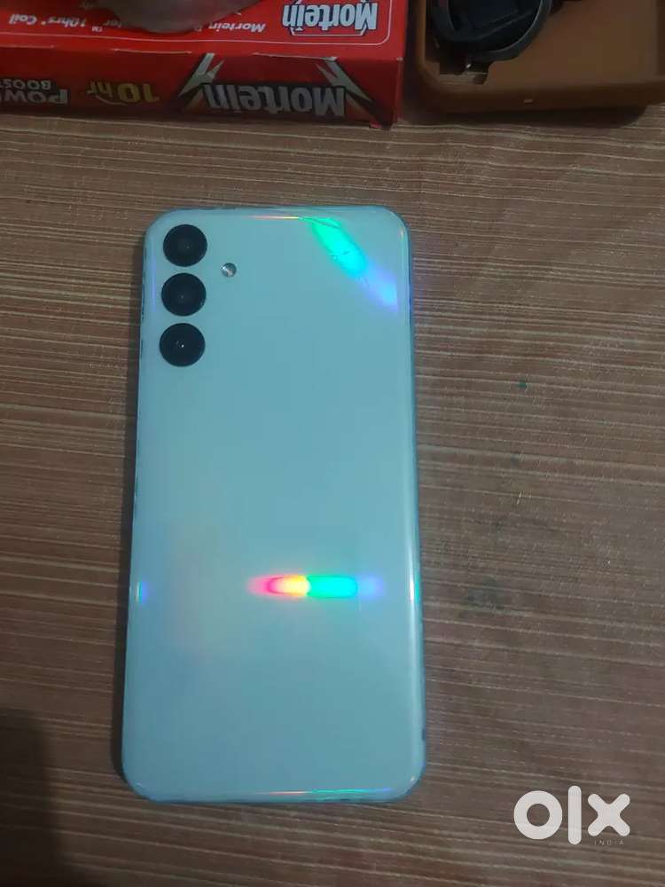 Samsung F 15