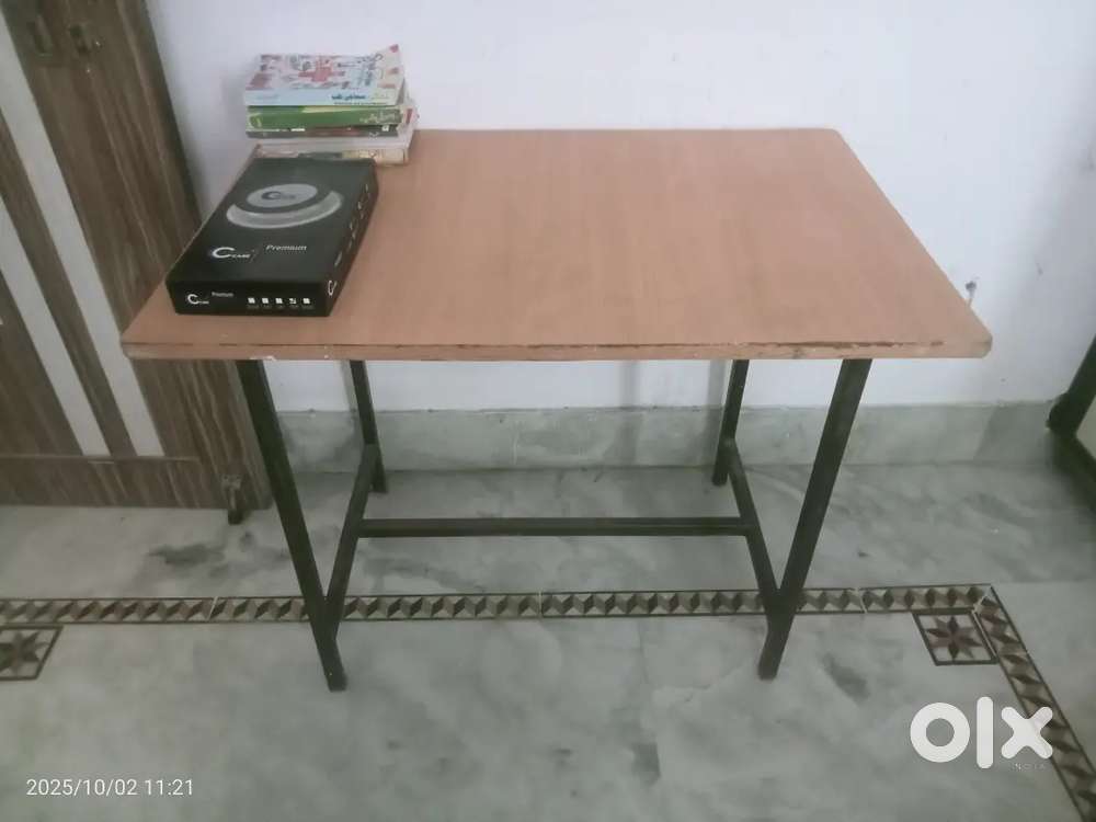 Urgent sell New and fresh Study Table