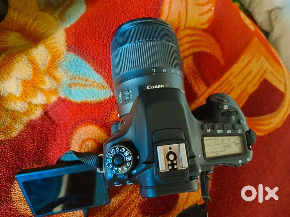Canon 80D model