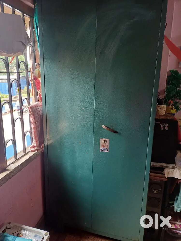 2 years old steel almirah