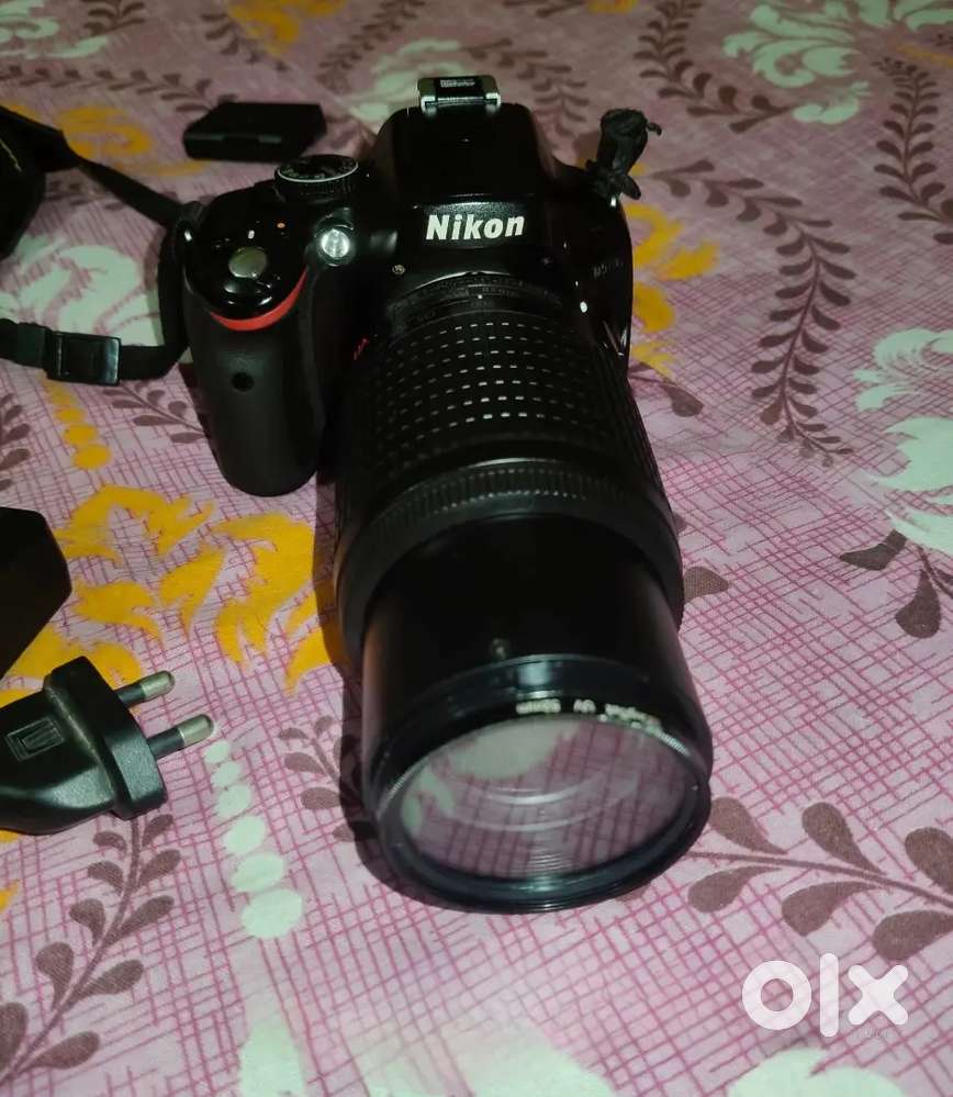 Nikon D5100 Dslr camera, lens 55.200