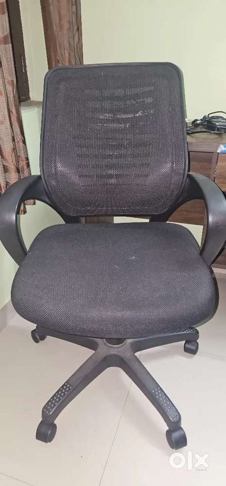 Ebony Mesh Computer Chair with Revolving Base