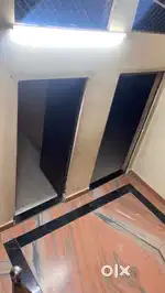 1 hall room and 1 kichen let bath sharing ek husband wife rhete hai