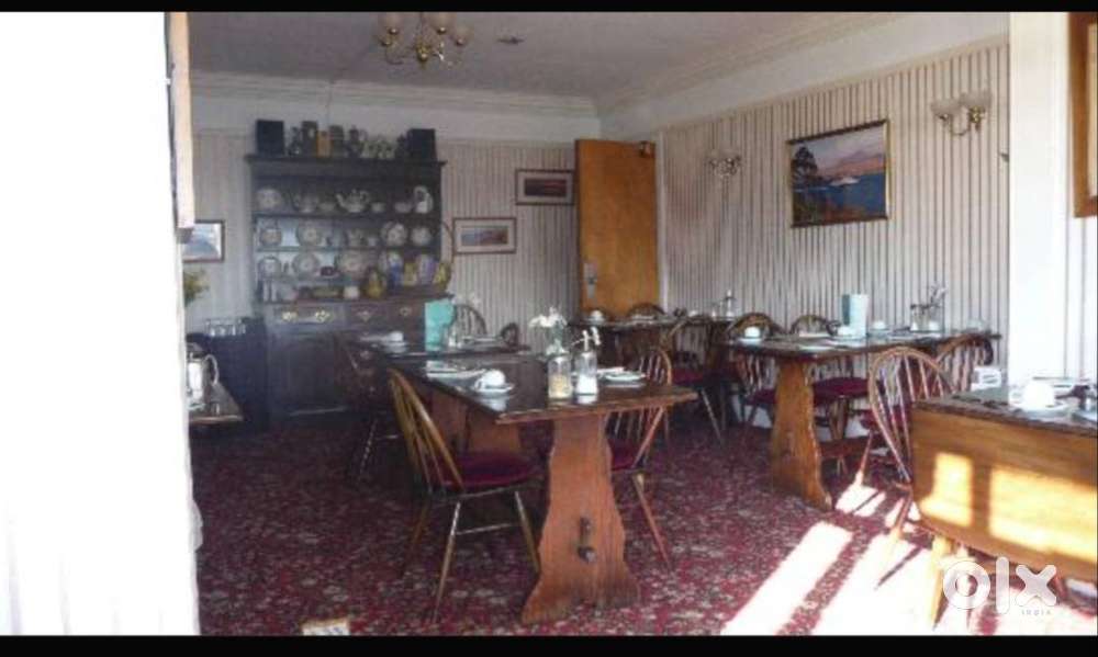 হোটেল একজন রান্নার লোক এবং একজন কাজের লোক প্রয়োজন