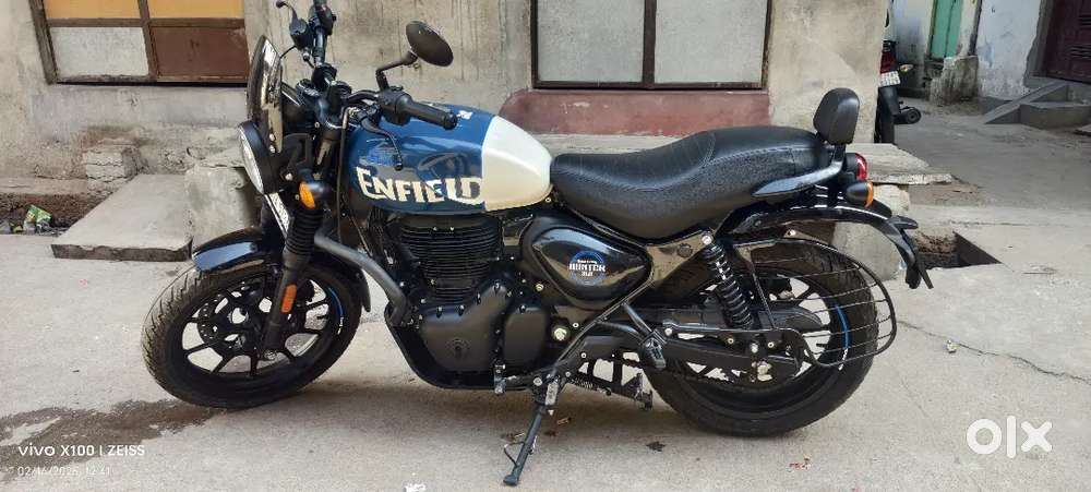 Royal Enfield hunter 350 rebel blue top model bike