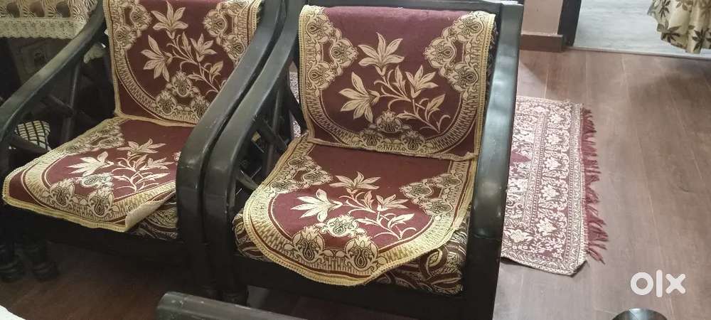 Sofaset with two chairs