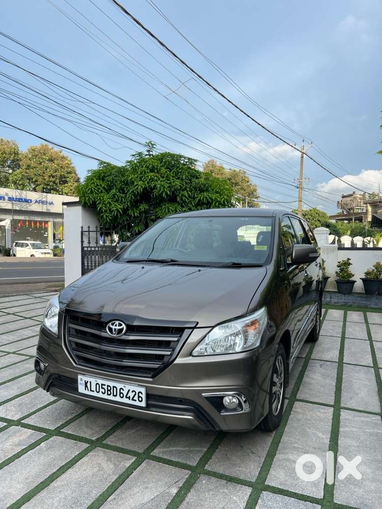 Toyota Innova 2015 Diesel 75000 Km Driven