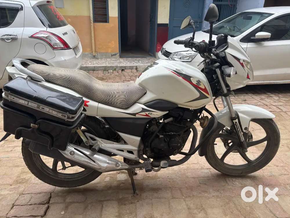 Suzuki GSR 150