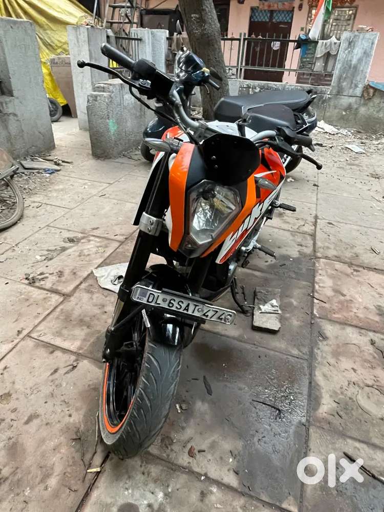 Ktm Duke 200 . Best performance Hai abhi tk.And VIP number Hai bike ka
