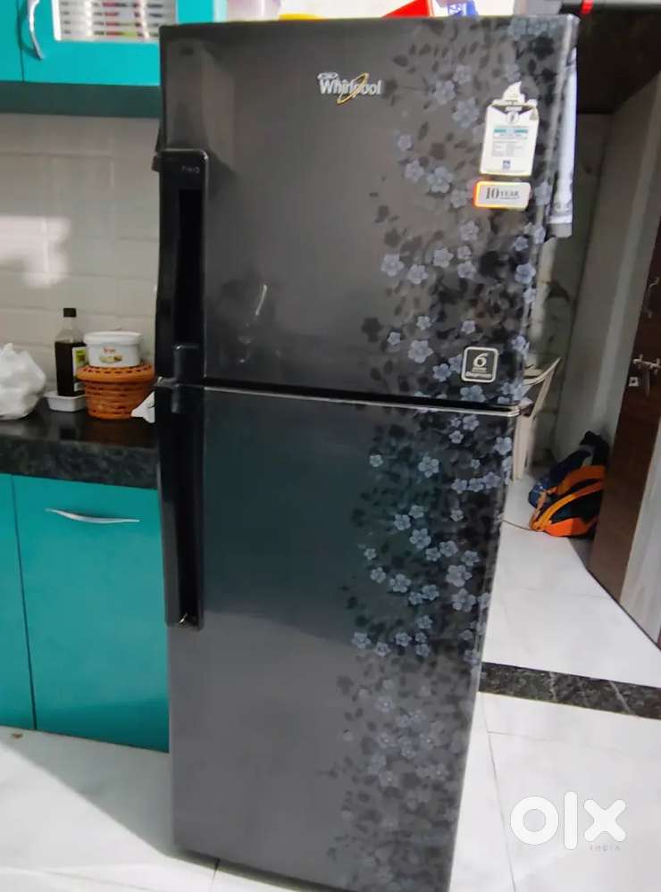 Whirlpool 242 ltr double door refrigerator