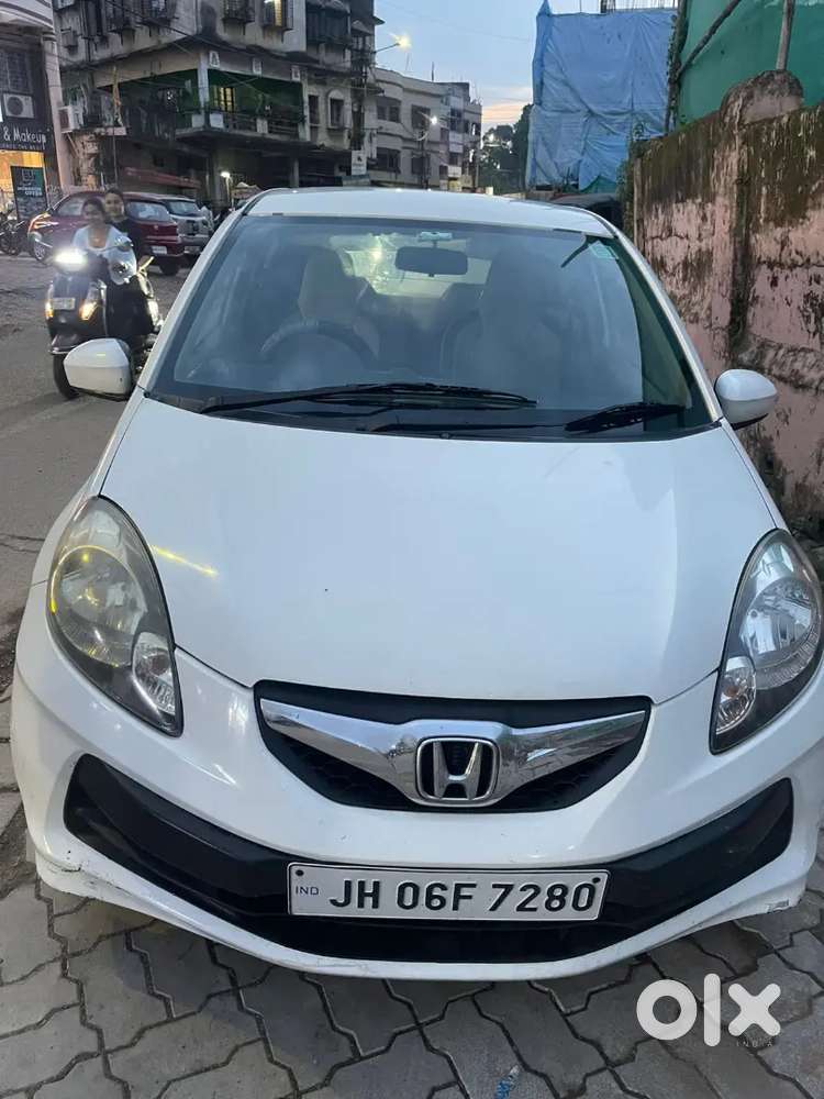 Honda Brio 2013 Petrol Well Maintained