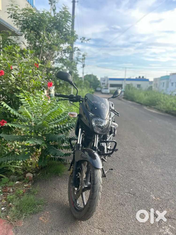 BAJAJ PULSAR 180 (2017)