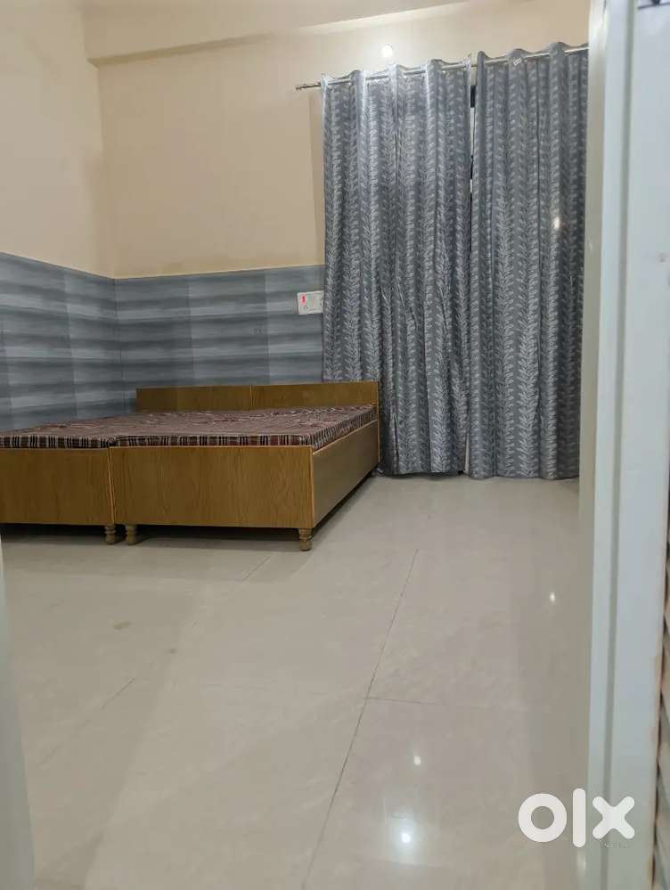 Co-living 1 RK Well Furnished independent sector 45 near metro
