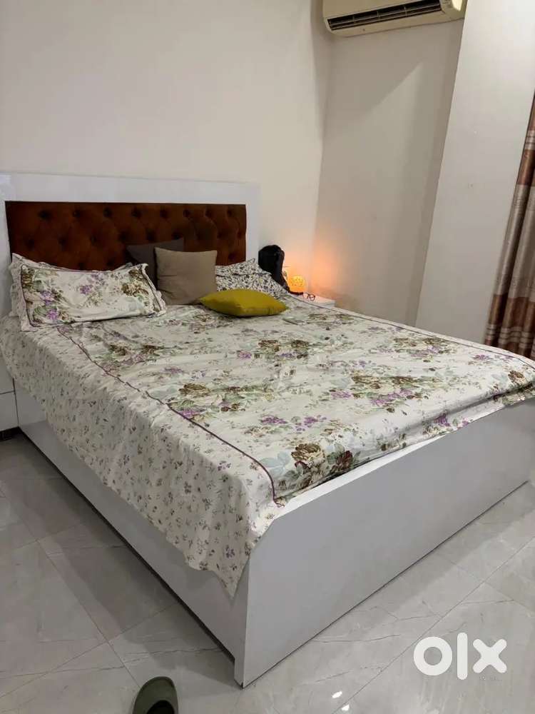 Just 1 year used bed looking new n totally classy