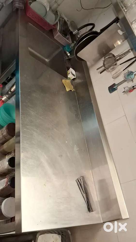 SS COUNTERS AND OTHER CAFE EQUIPMENTS
