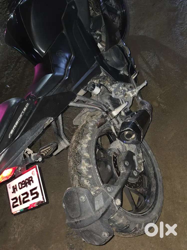 R15 v3 in good condition and fully modified