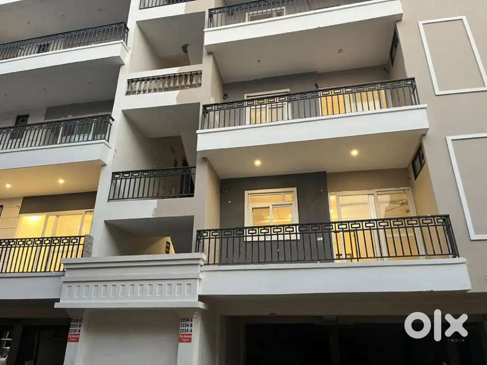 1st floor 3 bhk available for rent with left 1st floor