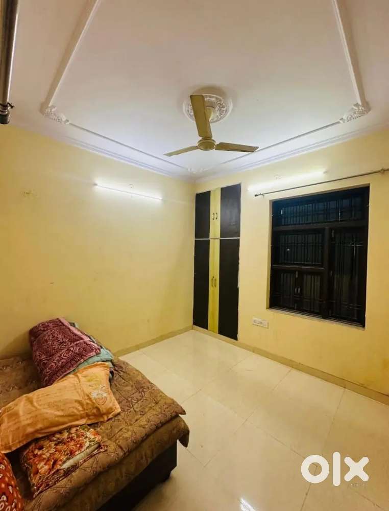 3Bhk FFrunsh Flat at Ground floor of G+2Bldg , Mansarovar Narain vihar